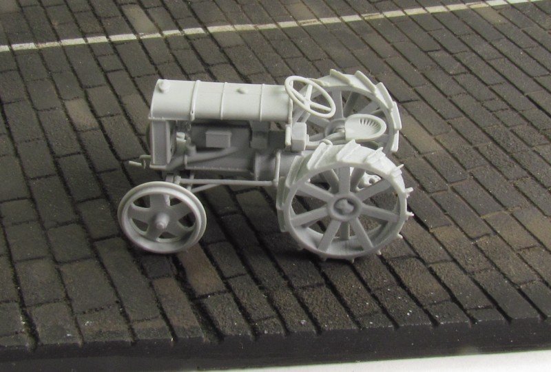 Сборная модель Фордзон-Путиловец трактор 1:72 модель в масштабе 1:72 фото 1