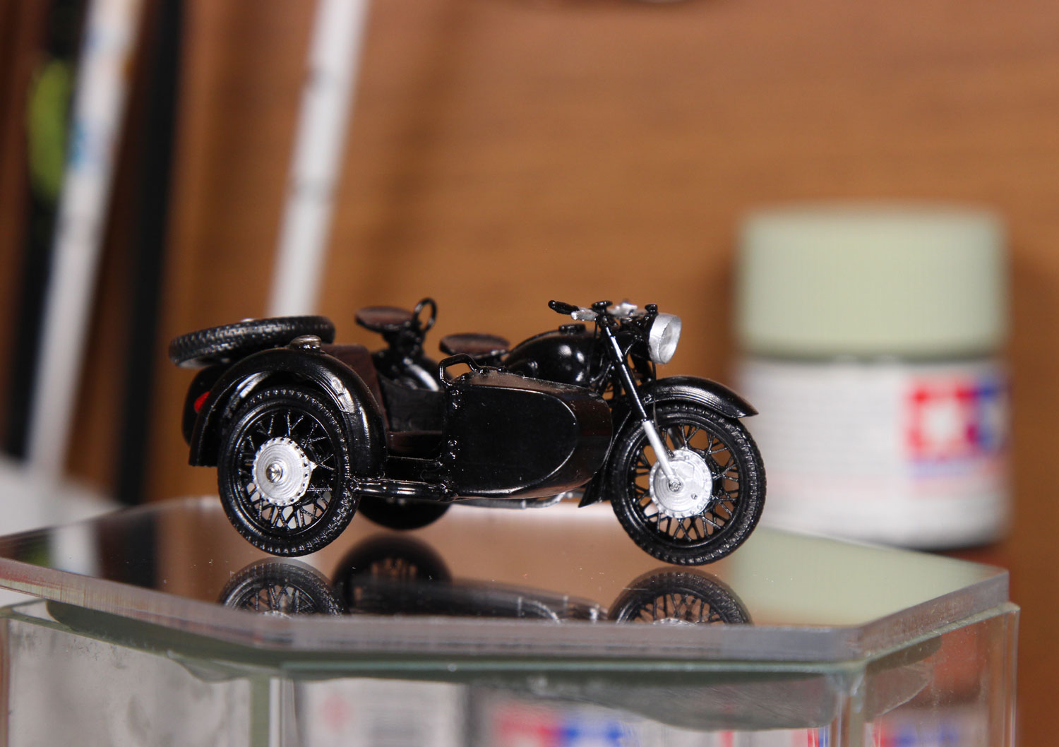 Днепр К-650 (МТ-8) мотоцикл с коляской (чёрный) модель в масштабе 1:43 фото 1