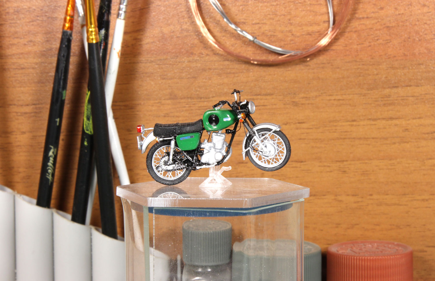Планета-Спорт мотоцикл (зелёный) модель в масштабе 1:43 фото 1