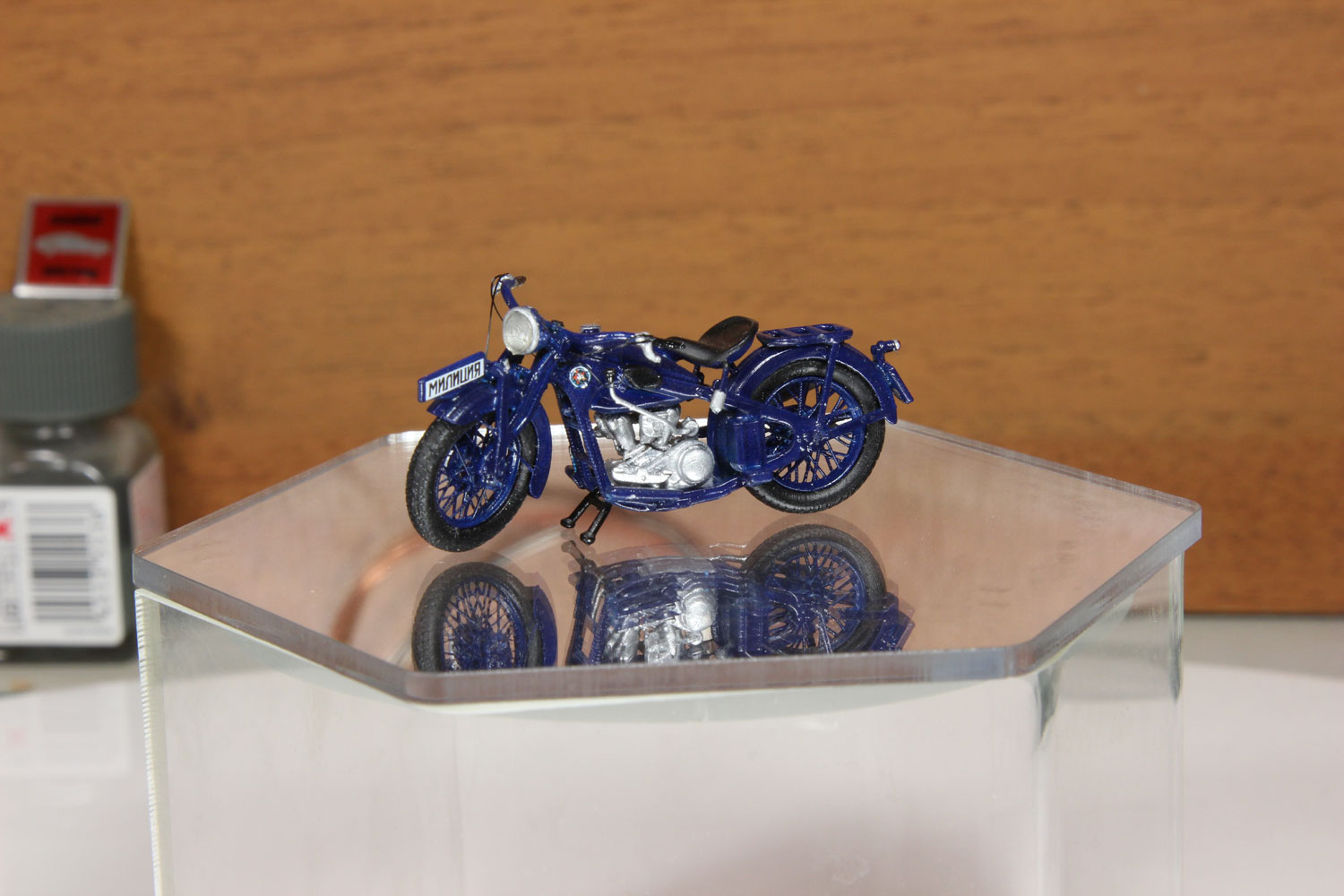 ПМЗ-А-750 мотоцикл (синий, милиция) модель в масштабе 1:43 фото 1