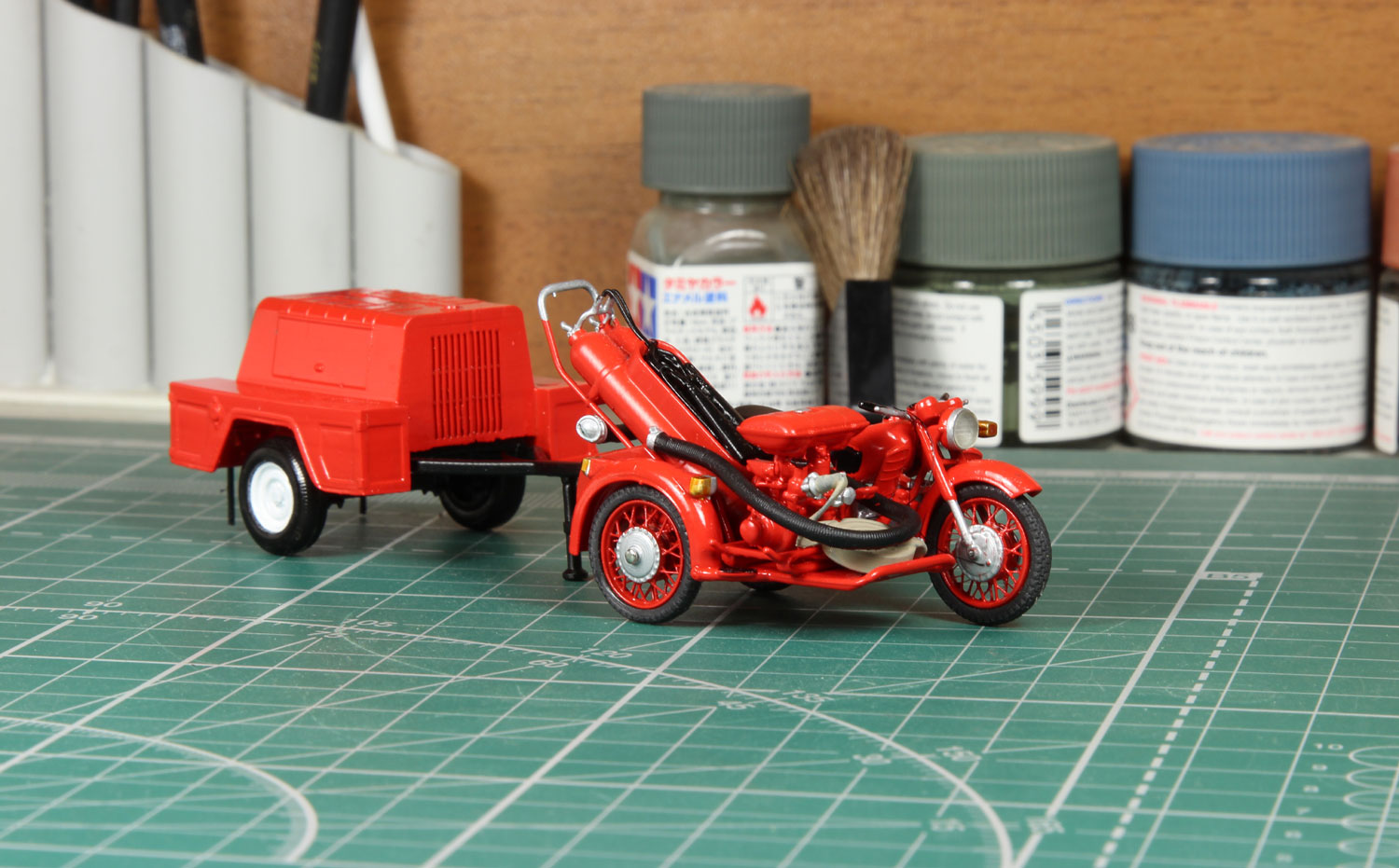Днепр 157-П пожарный мотоцикл с прицепом модель в масштабе 1:43 фото 1