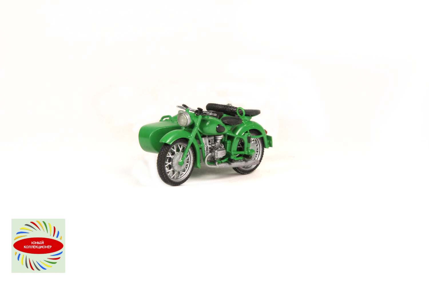 К-650 мотоцикл с коляской (зеленый), Юный коллекционер модель в масштабе 1:43 фото 1