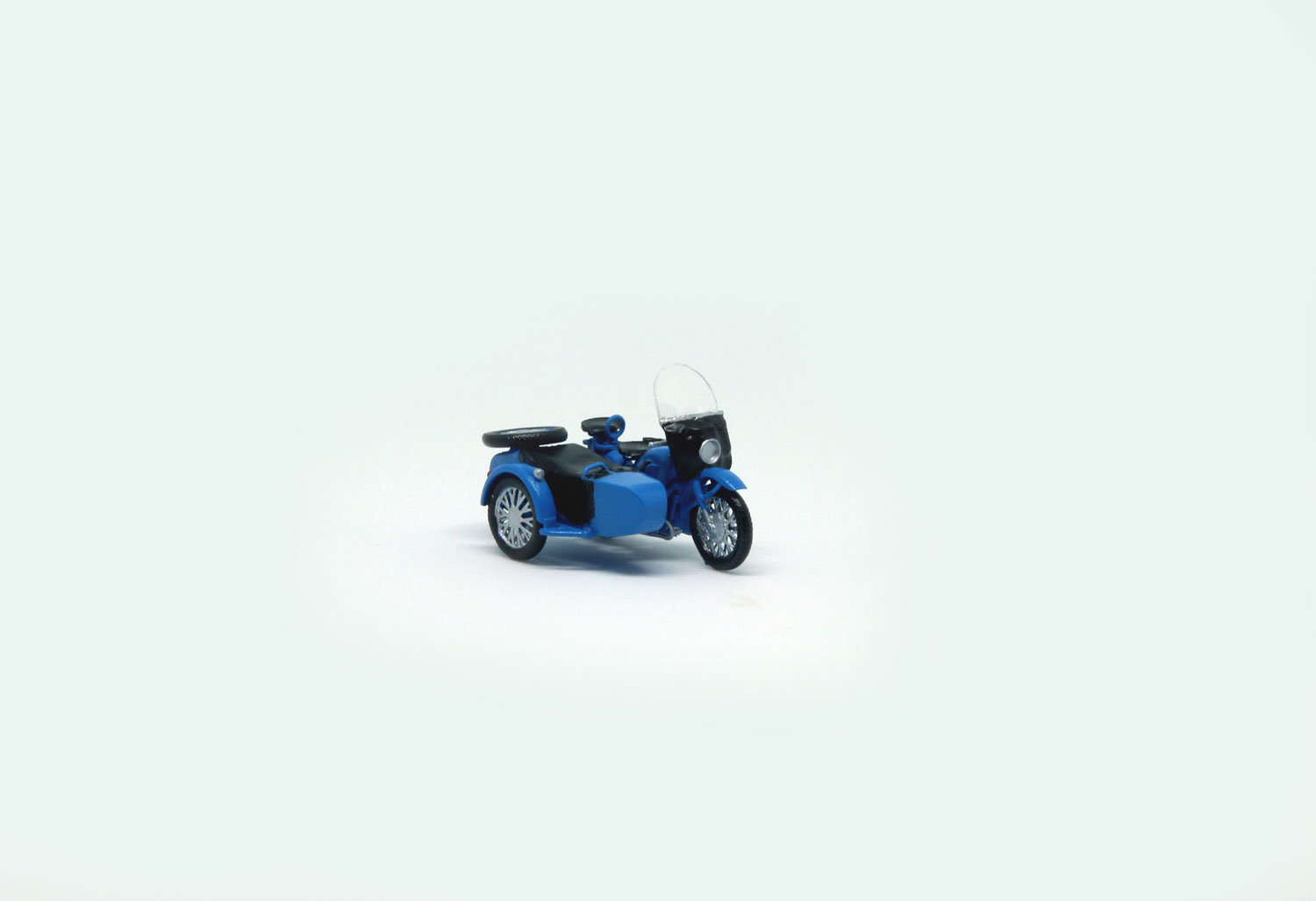 -61  ()    1:87  1