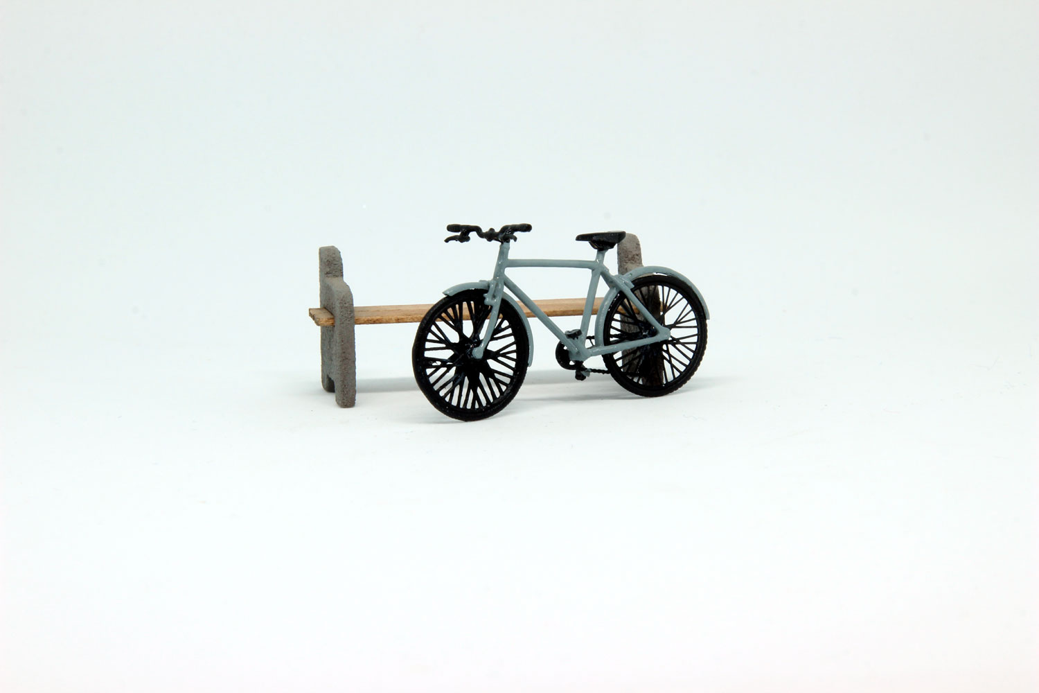 Велосипед с крыльями (серый) модель в масштабе 1:43 фото 1