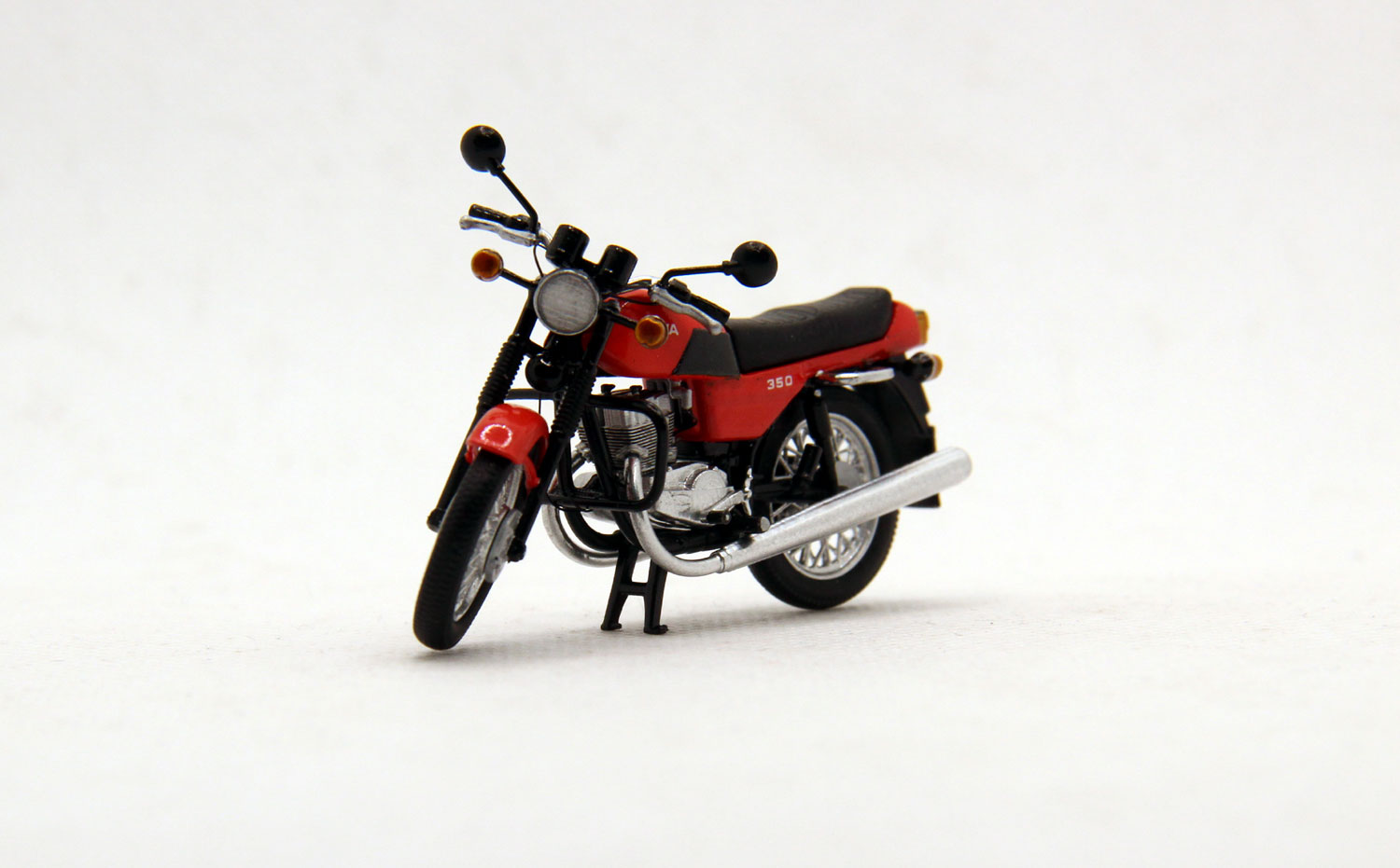 Ява-638 модель мотоцикла модель в масштабе 1:35 фото 1