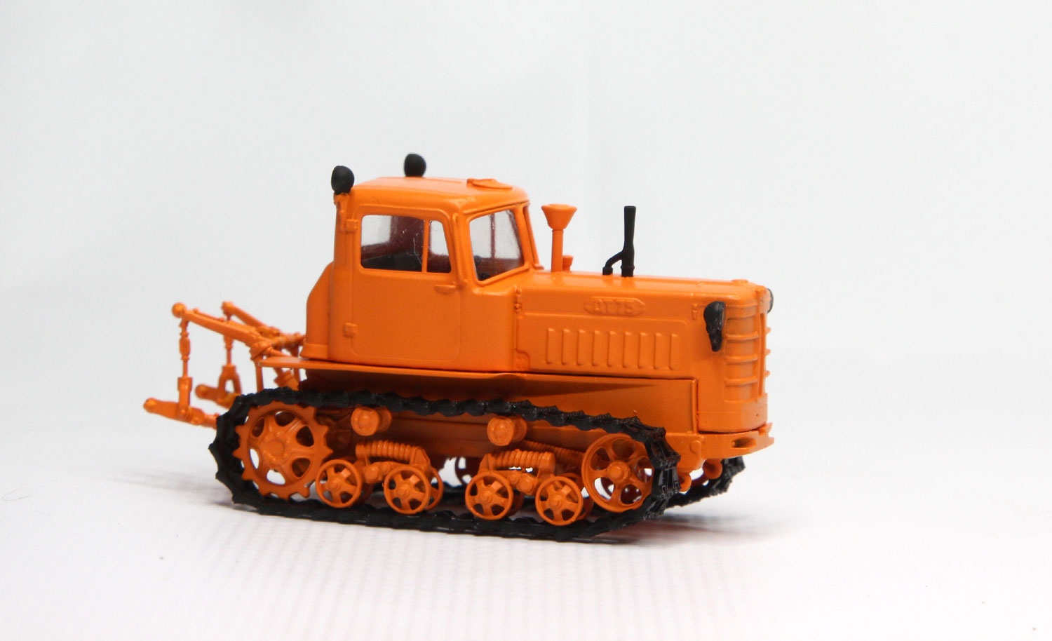  -75   (, 1:72)    1:72  1