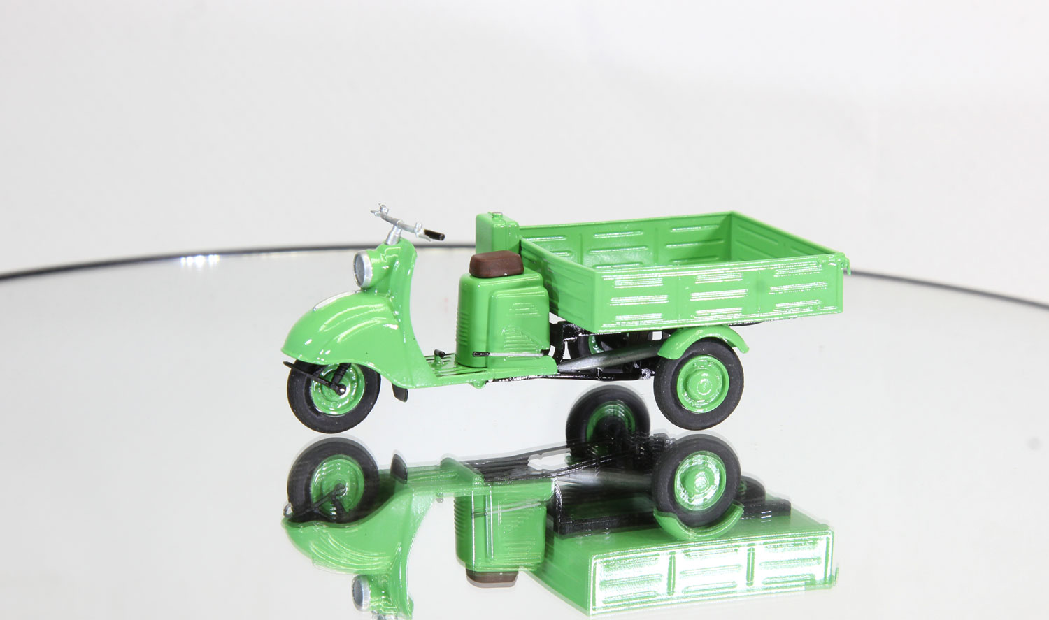 ���������� ���� ��-200 (������) ������ � �������� 1:43 ���� 1