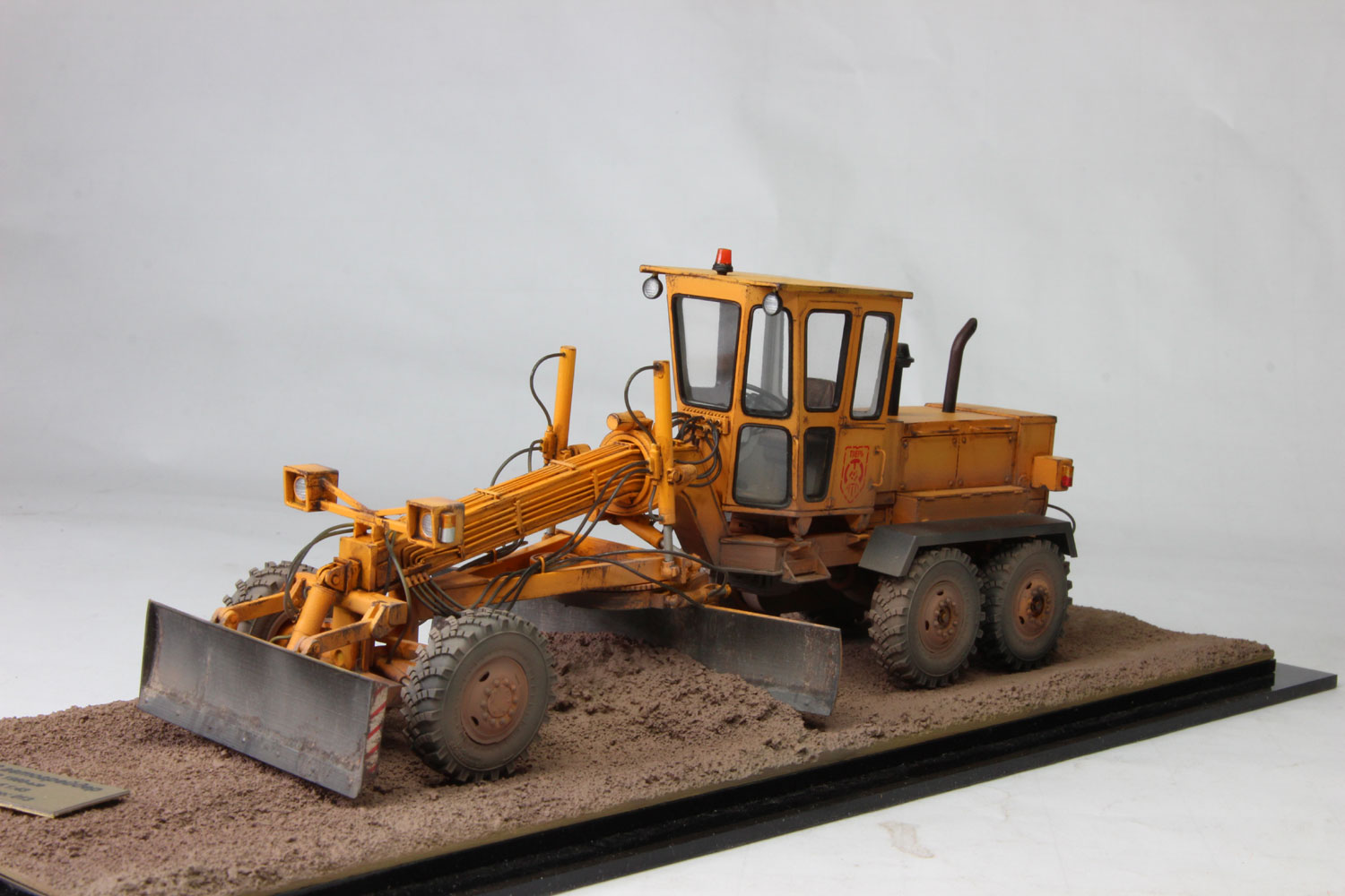 Модель грейдера 1/43 от авд. Автогрейдер дз-143. Грейдер дз 98 1/43. Автогрейдер cat 24. Модели автогрейдера.