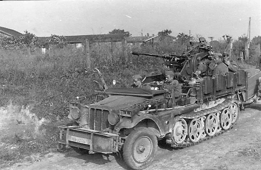 ������ �����. Sd.Kfz.10 ������ � �������� 1:43 ���� 1