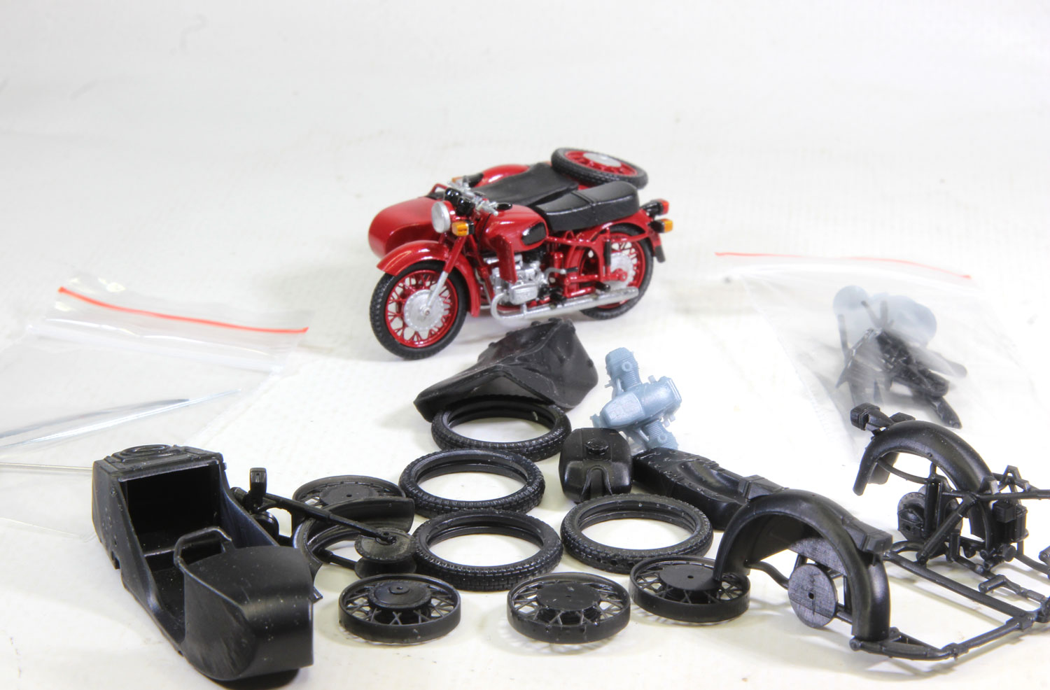 ����� ��-10 �������� � �������� (����� ��� ��������������� ������) ������ � �������� 1:35 ���� 1