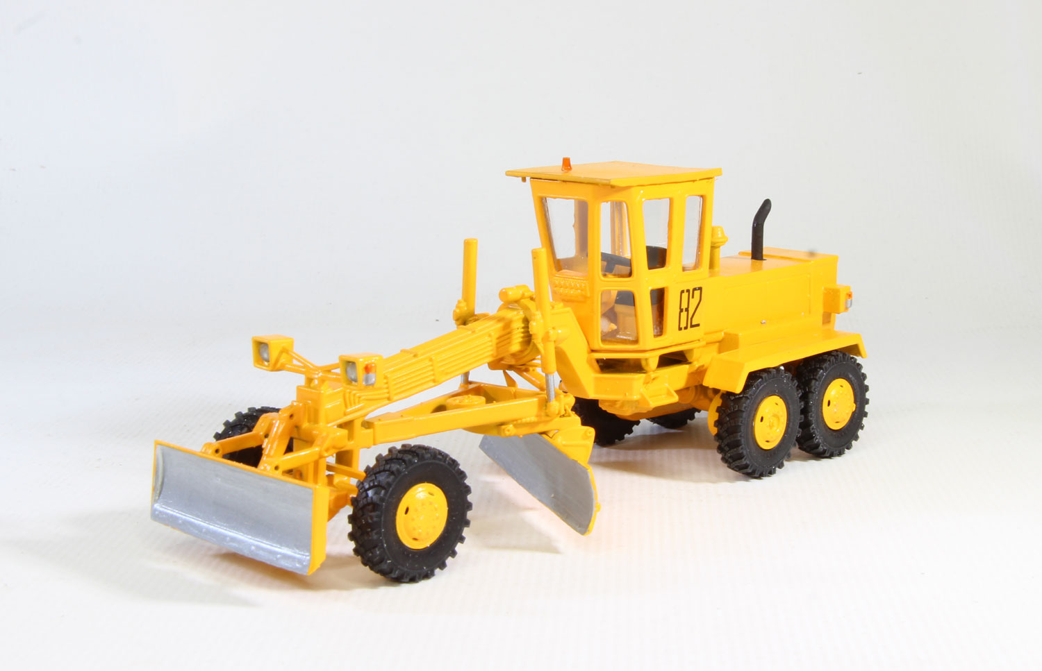 ��-143 ����������� (������� 1:64) ������ � �������� 1:64 ���� 1